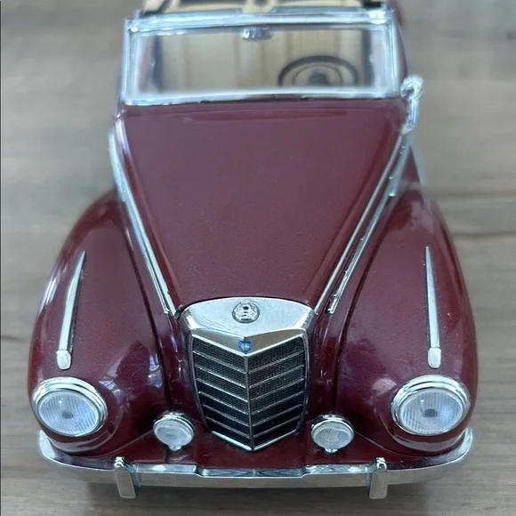 Mercedes-Benz 300 Sc - Picture 14 of 16